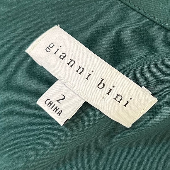 GIANNI BINI | Emerald Satin Ruched Puff Shoulder Mini Cocktail Dress | Size 2 - Picture 7 of 10